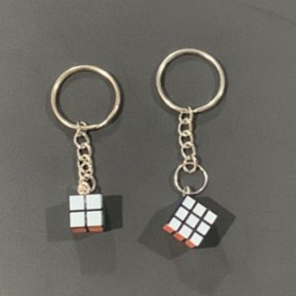 Rubik’s Cube Keychain – Pocket-Sized Puzzle Fun (2x2 & 3x3) - Picture 3 of 6